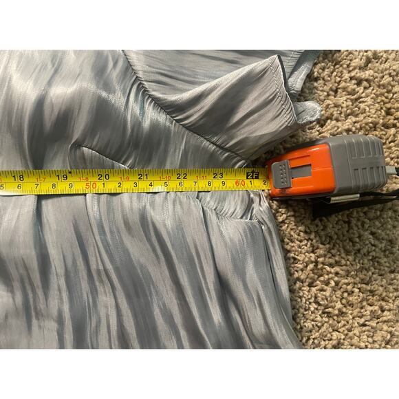 Torrid Abbey Iridescent Flutter Short Sleeve Top - Size 2 (18/20) ** - Picture 7 of 9